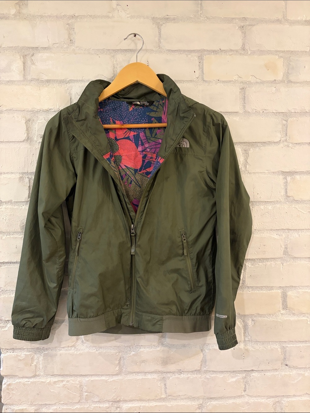 The North Face Windwall Hooded Jacket (B6)